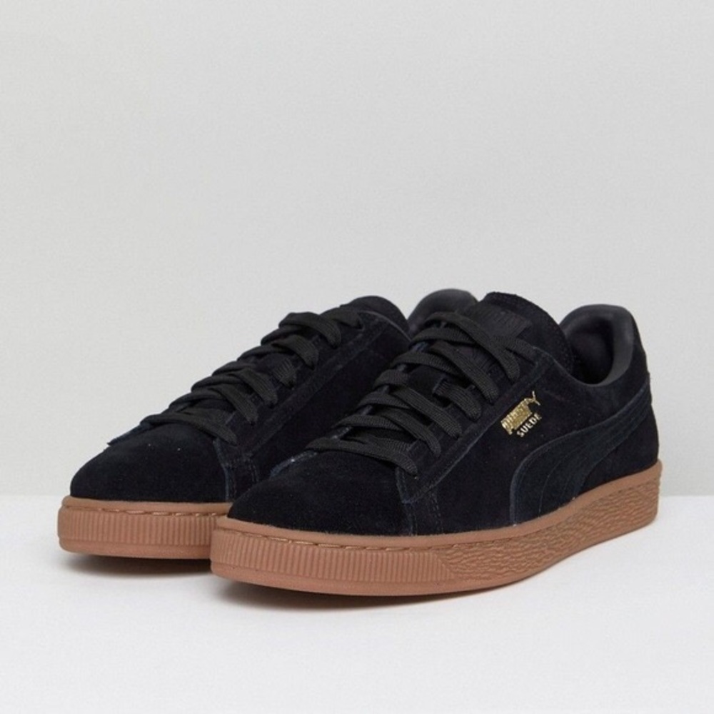 Black & Gold suede pumas